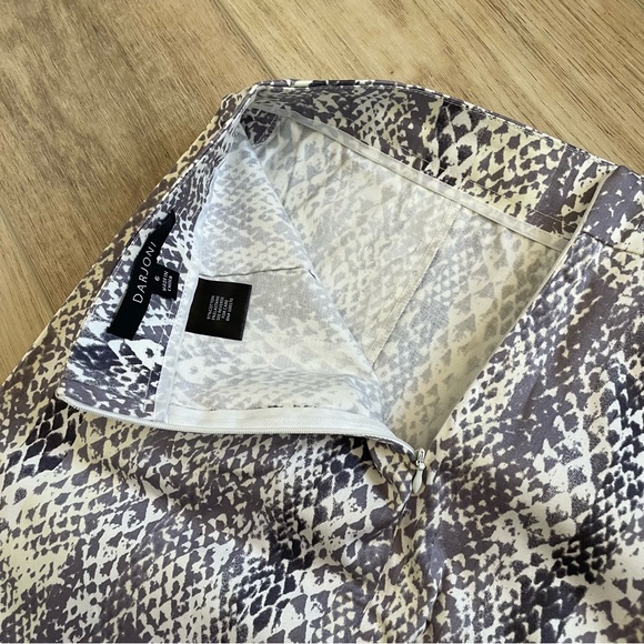 Snake Print Skirt w Pockets - Picture 4 of 14